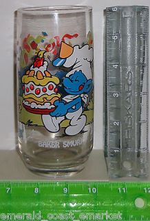 Smurfs Smurf Baker 6 Inch Tall Drink Glass Peyo 1983 Wallace Berrie