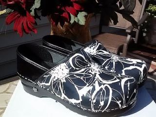 New Koi Dansko Womens COMFORT Patent Nurse Clogs Sanita Soles Shoes 38 