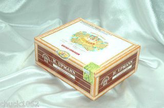 Upmann Cameroon Toro Wooden Cigar Box * 3 1/8 X 8 1/4 X 6 5/8