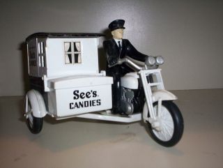 DIE CAST SEES CANDIES SCOOTER WITH SIDE CAR AND REMOVABLE DRIVER