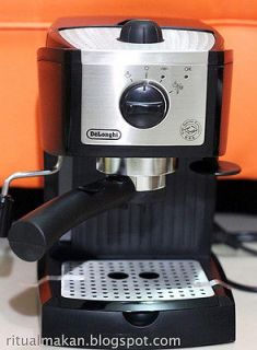 DeLonghi EC155 15 bar pump driven Espresso machine: removable tank 