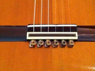 Classical Flamenco Acoustic Guitar, STRING TIE a better way to tie 
