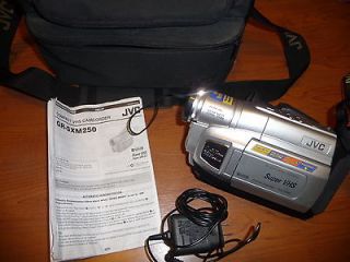 JVC GR SXM250U Compact VHS Camcorder with Carrying/Stora​ge Case