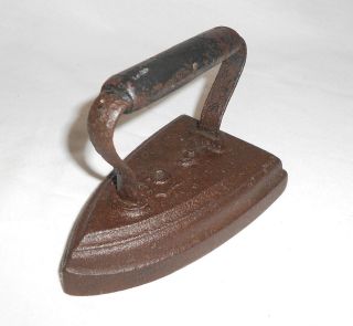 Vintage Sad Cast Iron Flat Iron No. 6