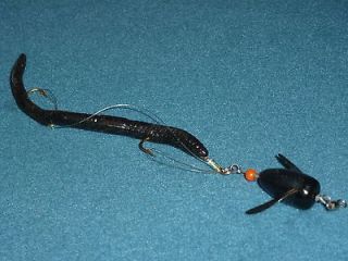 FISHING LURE BAIT WEEDLESS RUBBER WORM WITH SPINNER DEVICE ON FRONT