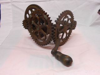   SCOTT CO Baltimore primitive cast iron 8 geared PEELER wooden handle