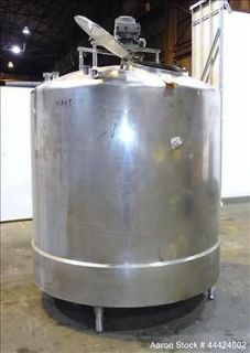 Used  Tank, 1000 Gallon, 304 Stainless Steel, Vertical.