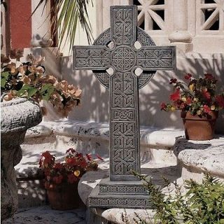   Toscano Bannockburn Celtic Cross Sculpture in Gothic Stone CL3324