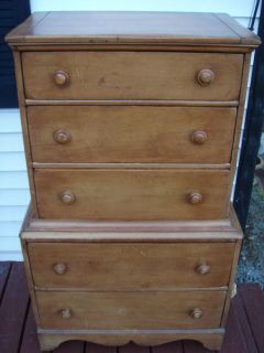 Vintage 1940/Solid Rock Maple Chest of 5 Drawers/Highbo​y/Dresser 