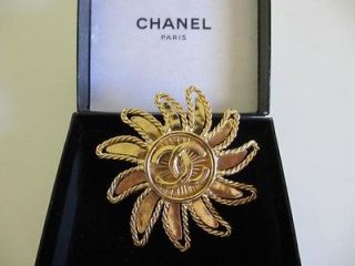 chanel vintage brooch in Fashion Jewelry