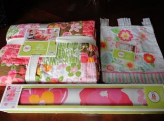   Circo Blossom Floral Pink Birdhouse Twin Quilt Set Wall Decal Valance