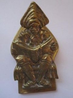VINTAGE WALL NOTE GLOVES CLIP HOLDER BRASS PLATE? TRIBAL MAN READING 