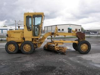   Mitsubishi MG100 Motor Grader, Articulated, Good Condition, Low Hours
