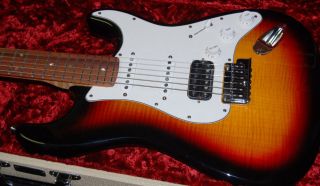   Custom Deluxe Stratocaster ® FMT Flame Maple Top Flamed Neck Demo
