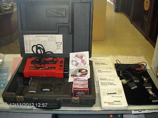 Snap On MT2500 Scanner with Snap On Cartridges, Keys, Adapters, CDs 