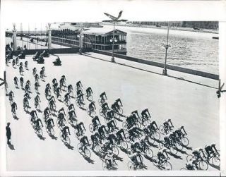 1956 Moscow Russia Cyclists Pedal Off At The All Union Bike Race Wire 