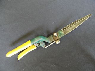 Vintage Green & Yellow Iron Clippers Quick   Kut Yard & Garden Tool
