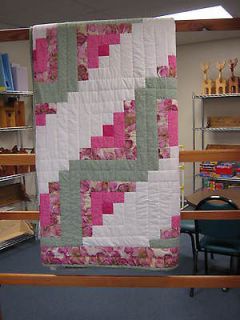 BEAUTIFUL QUEEN SIZE HAND QUILTED LOG CABIN PATTERN QUILT