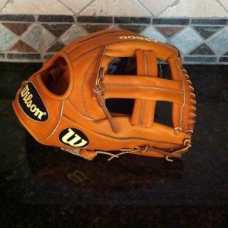 wilson a2000 baseball gloves in Gloves & Mitts