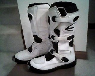   DIRT BIKE BOOTS,size 5, ADJUSTABLE straps,WHITE,great CONDITION,CHEAP