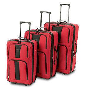 NEW   U.S. Traveler Rolling Luggage Set (3) *RED*