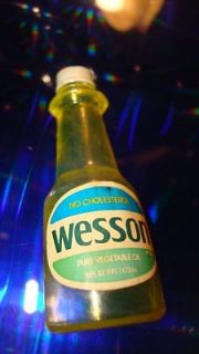 VINTAGE Wesson Vegetable Oil bottle Refrigerator Magnet