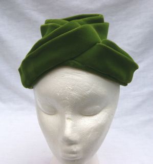 vintage hats for women in 1947 64 (New Look Early 60s)