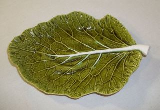 Lovely Bordallo Pinheiro Portugal Pottery Green Cabbage Leaf Serving 