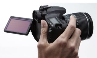 Canon EOS 60D Kit Reflex 18 Mpix + Objectif EF S 18 55 IS  