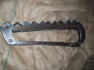 TOTALLY SCARY! TORTURE SAW HALLOWEEN PROP 