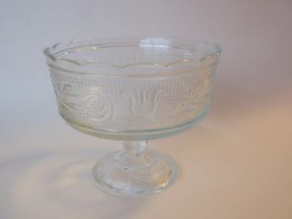 Clear Glass Footed Fruit Trifle Compote Bowl Scalloped Tulip Leaf 