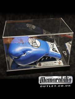   Pacquiao Cleto Reyes Pro Fight Glove in Display Case  Pacman   Blue