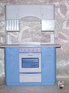 PRE OWNED BARBIE DOLL MATTEL KITCHEN STOVE CABINET FURNITURE PIECE 