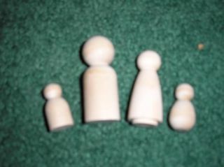 Set of 4 Wooden Peg People ~ Dad,Mom and 2 Kids(1 boy & 1 girl)