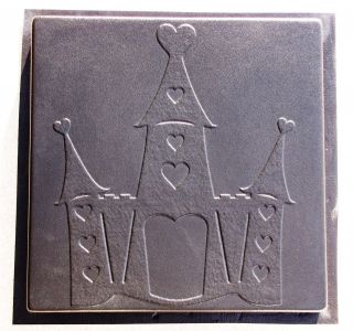   CASTLE DESIGN CEMENT STEPPING STONE MOLD #2 18x18x2.25 MAKE FOR $2.00