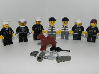 Lego Minifig Minifigure Lot of 7   Cops & Robbers Dog Police 