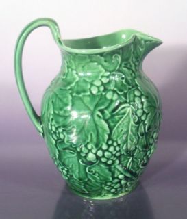 majolica pitcher jug grape leaf 30 oz c1950 wedgwood one