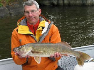 Lake of the Woods Canadian Walleye Fishing BE YOUR OWN GUIDE