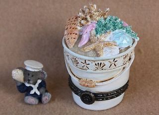 Boyds Bears Resin Bethanys Beach Pail with Shelly McNibble Treasure 