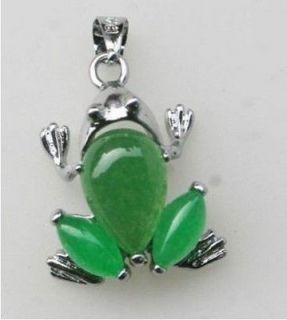 beautiful green jade frog shape pendant necklace from china time