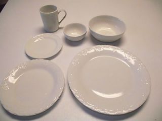   Dinner Plate MACYs ANTIQUE WHITE Cereal Bowl VERSAILLES Tabletops