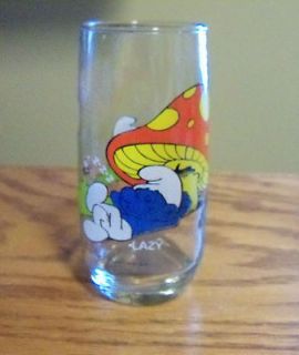 VINTAGE LAZY SMURF CARTOON GLASS BY WALLACE BERRIE & CO. 1982