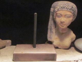 Egyptian statue / sculpture   Akhenaton & Nefertitis daughter. Amarna 