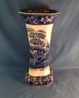 NICE COPELAND SPODES TOWER PATTERN VASE, 7 3/4 TALL APPROX; MADE IN 