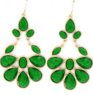 Amrita Singh Very Beautiful Green Chandelier Light Weight Earrings New 