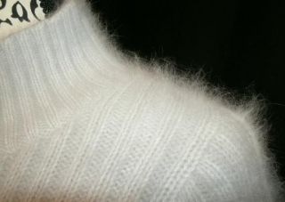   Fluffy Fuzzy Furry Dove Gray Turtleneck 70% Angora Sweater Jumper S