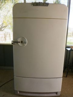 Vintage Frigidaire Refrigerator with Freezer Retro 50s Antique General 