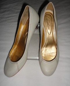 ARTURO CHIANG Beige All Leather Round Toe Heels Pumps Shoes 9.5M