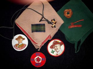   WOOD BADGE NECKERCHIEFS PLAD EMB BADEN POWELL patches a toggle woggle