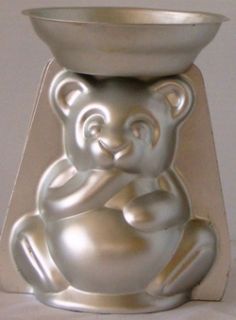 Discontinued Wilton Mini 3D Bear Cake Pan Mold etc 1997 w 4 Clips 518 
